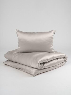 Komplet-pościeli-z-jedwabiu-naturalnego-jasno-szary-SENSILK-01.jpg