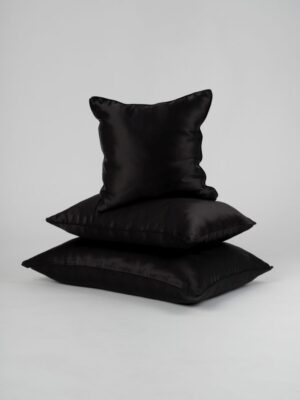 jedwabna-poszewka-na-poduszke-czarna-SENSILK-01