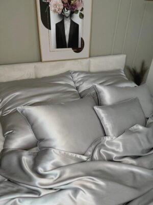 jedwabna-poszewka-na-poduszke-jasny-szary-SENSILK-02