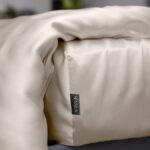 jedwabne-prześcieradło-z-gumką-ecru-SENSILK-01