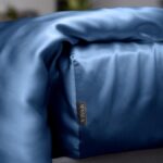 jedwabne-prześcieradło-z-gumką-granatowe-SENSILK-01