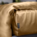 jedwabne-prześcieradło-z-gumką-złote-SENSILK-01