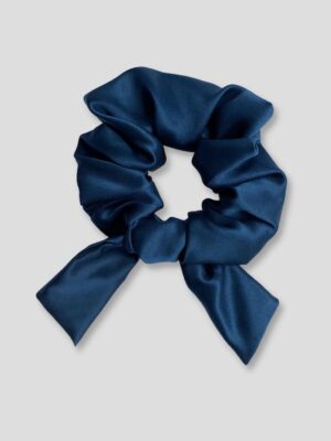 Jedwabna-scrunchie-z-uszkami-do-włosów-granatowa-SENSILK-01