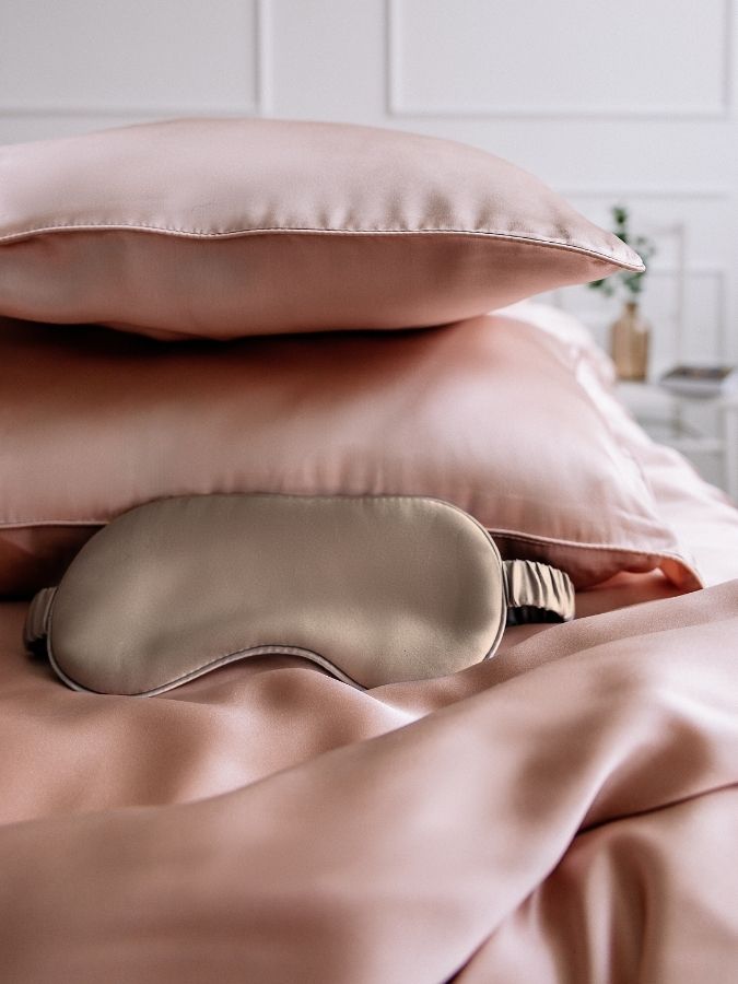 edwabna-opaska-na-oczy-jasny-bez-SENSILK-04