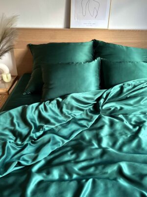 jedwabna-poszewka-na-poduszke-butelkowa-zielen-SENSILK-02