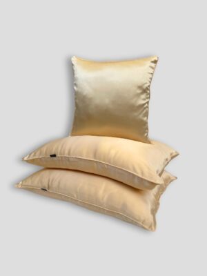 jedwabna-poszewka-na-poduszke-jasne-zloto-SENSILK-01