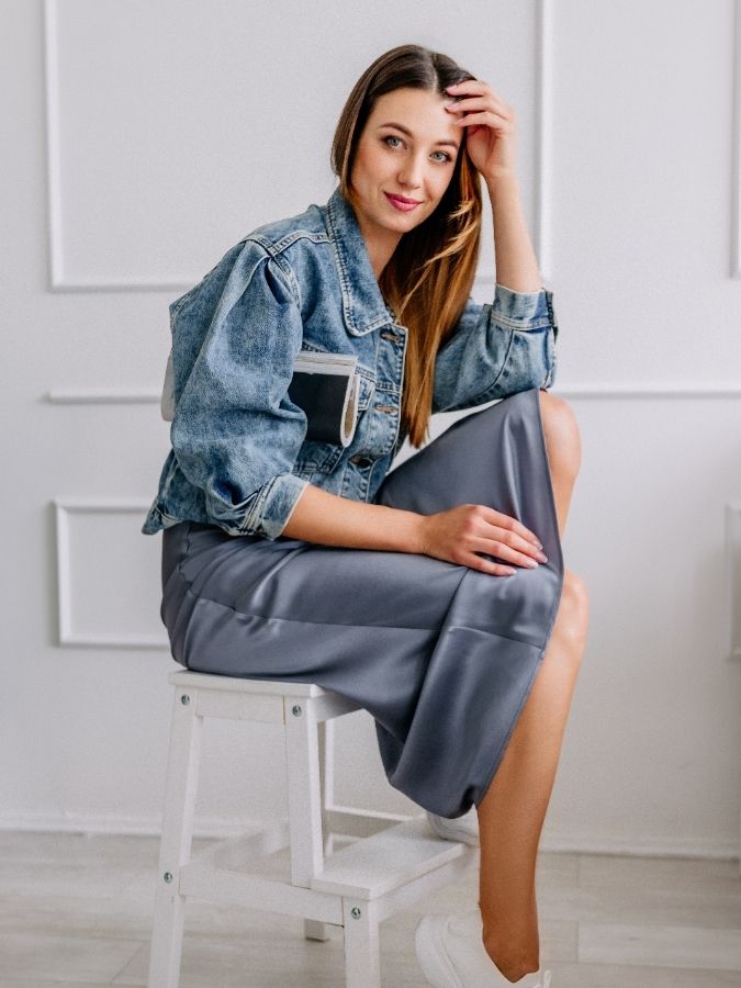 Jedwabna-spodnica-MIDI-Ciemny-Szary-SENSILK-01