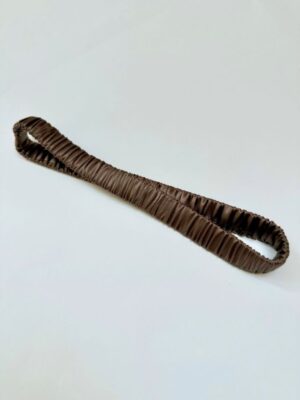 Jedwabna-opaska-do-wlosow-mini-taupe-SENSILK-02