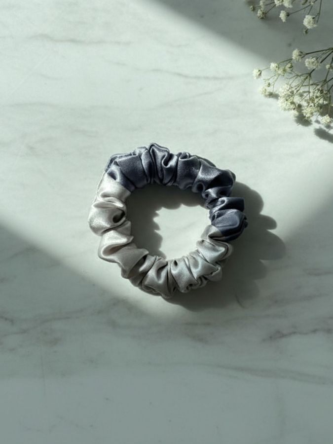 Jedwabna-mini-scrunchie-duo-jasnyszary-ciemnyszary-SENSILK-01