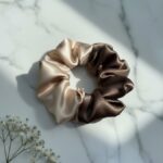 Jedwabna-scrunchie-duo-taupe-bez-SENSILK-01